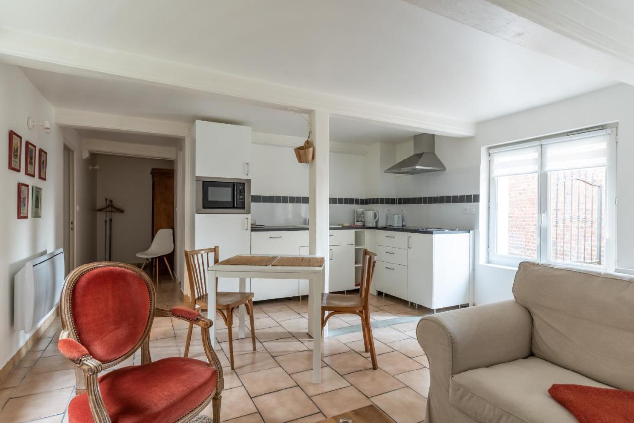 Les Gites De Claire Honfleur Exterior photo
