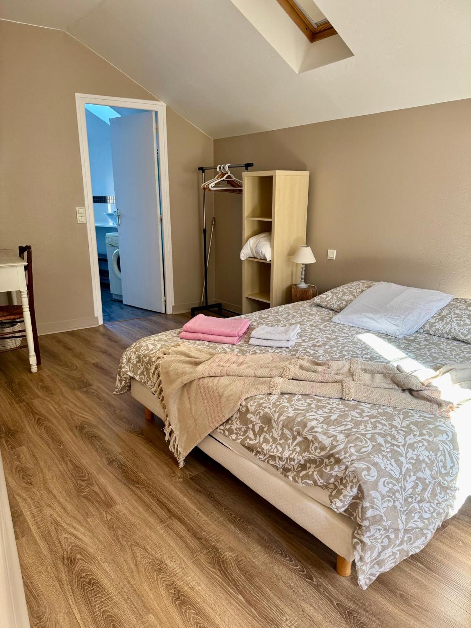 Les Gites De Claire Honfleur Exterior photo